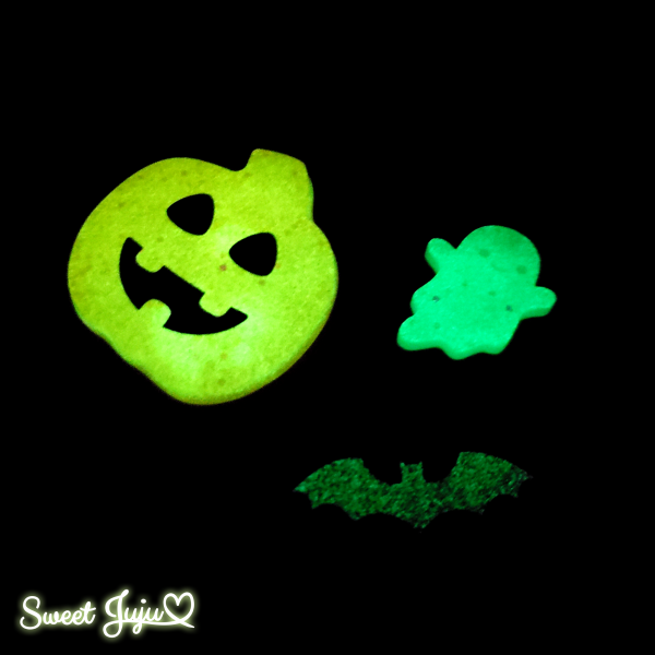 Spooky GLOW Bat Ring Online now