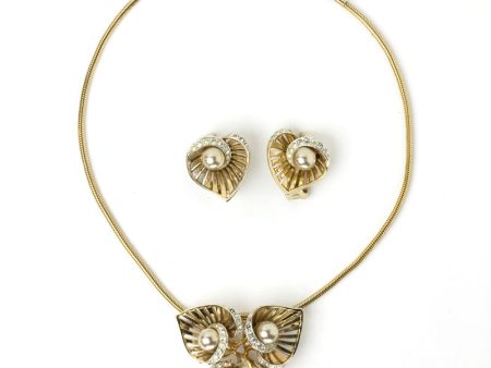 Pearl, Diamanté & Gold Flower Necklace Brooch & Earrings Set Online now